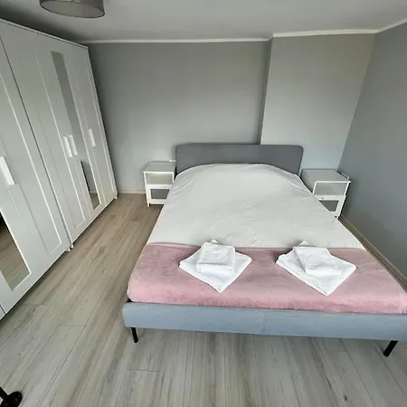 Modern 2 Bedroom In The Heart Of Warna